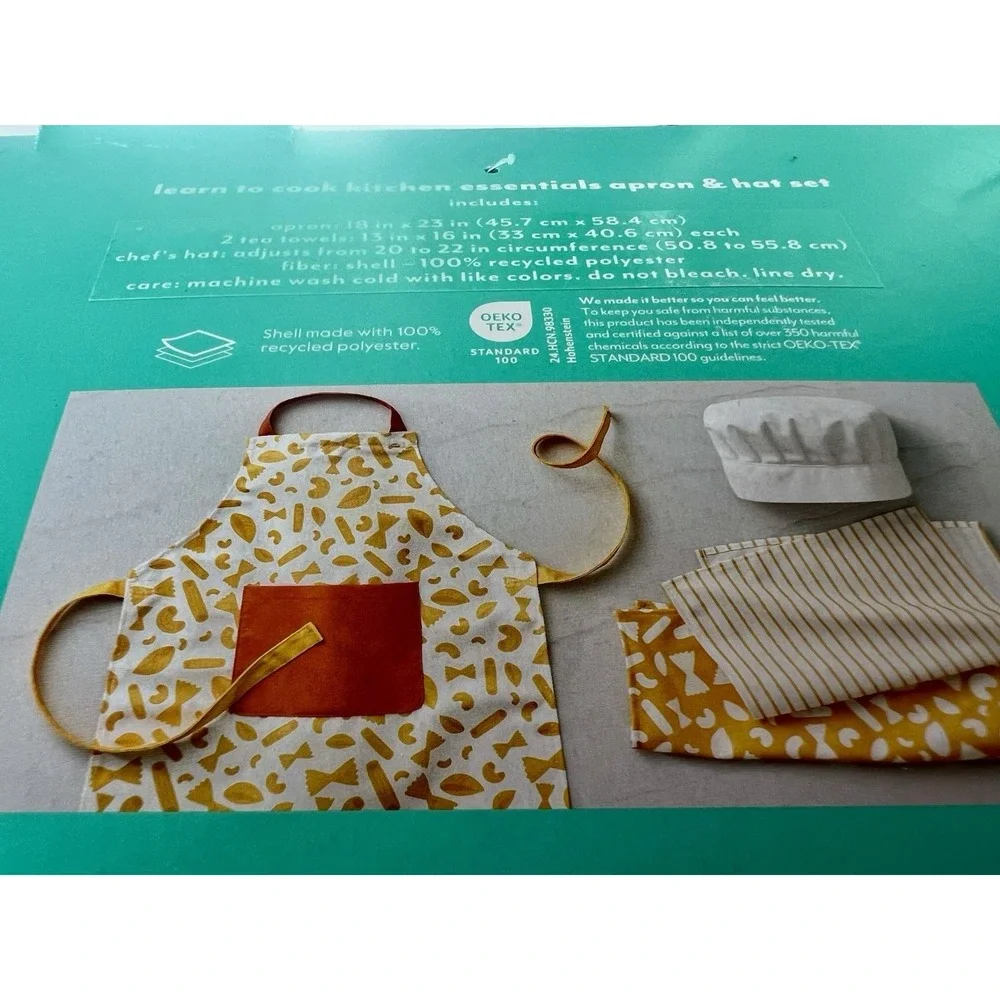 NEW Pillowfort  Kids Apron + 2 Towels + Chef Hat  4 Piece Set Pasta design